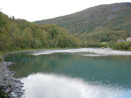 Konec tišiny, Strand