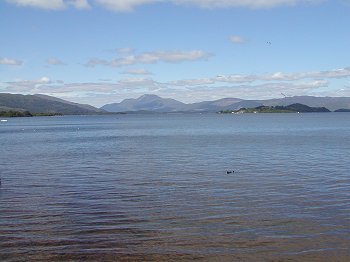 Největší skotské jezero Loch Lomond
