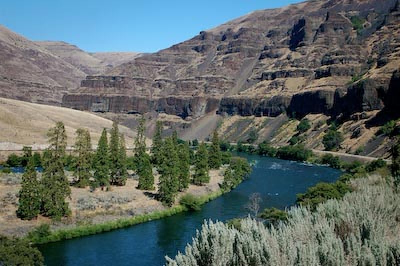 Valley between rocks