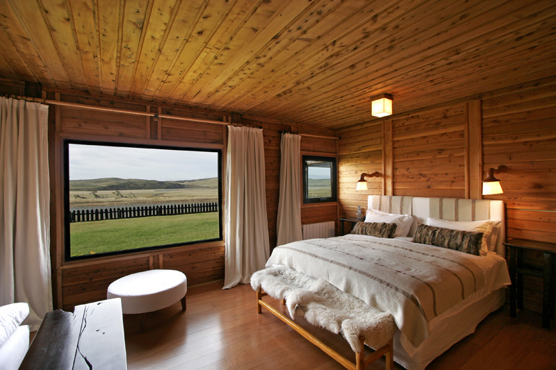 Accommodation for up to 12 guests in 8 twin rooms and 1 double bedroom