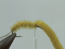 Step6 Wrap the furryfoam around the shank to form the abdomen