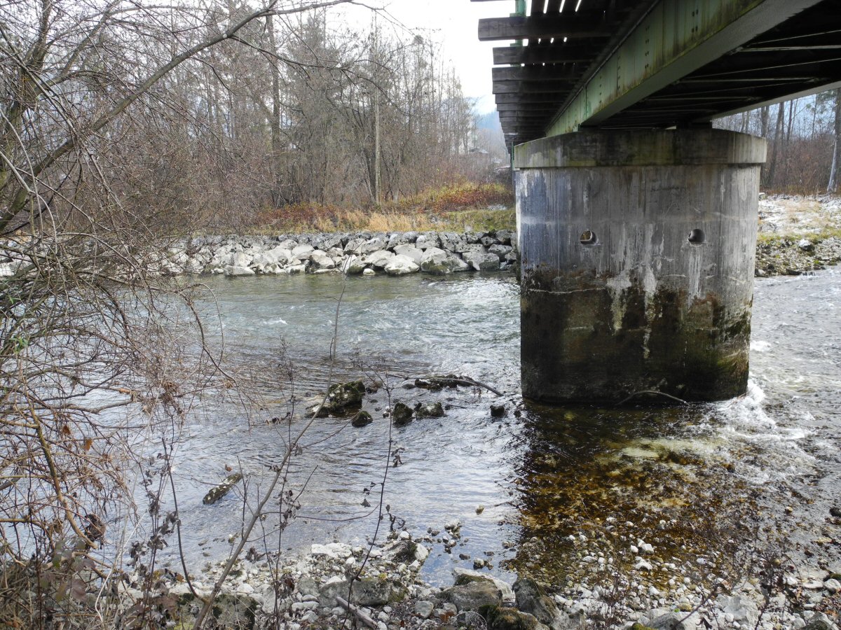 Under the railbridge