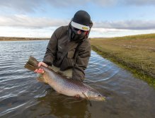 Jozes se svým největším mořským pstruhem