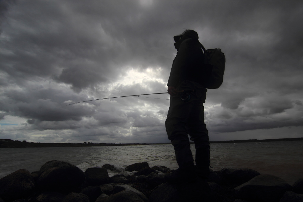 Ticho p�ed bou��