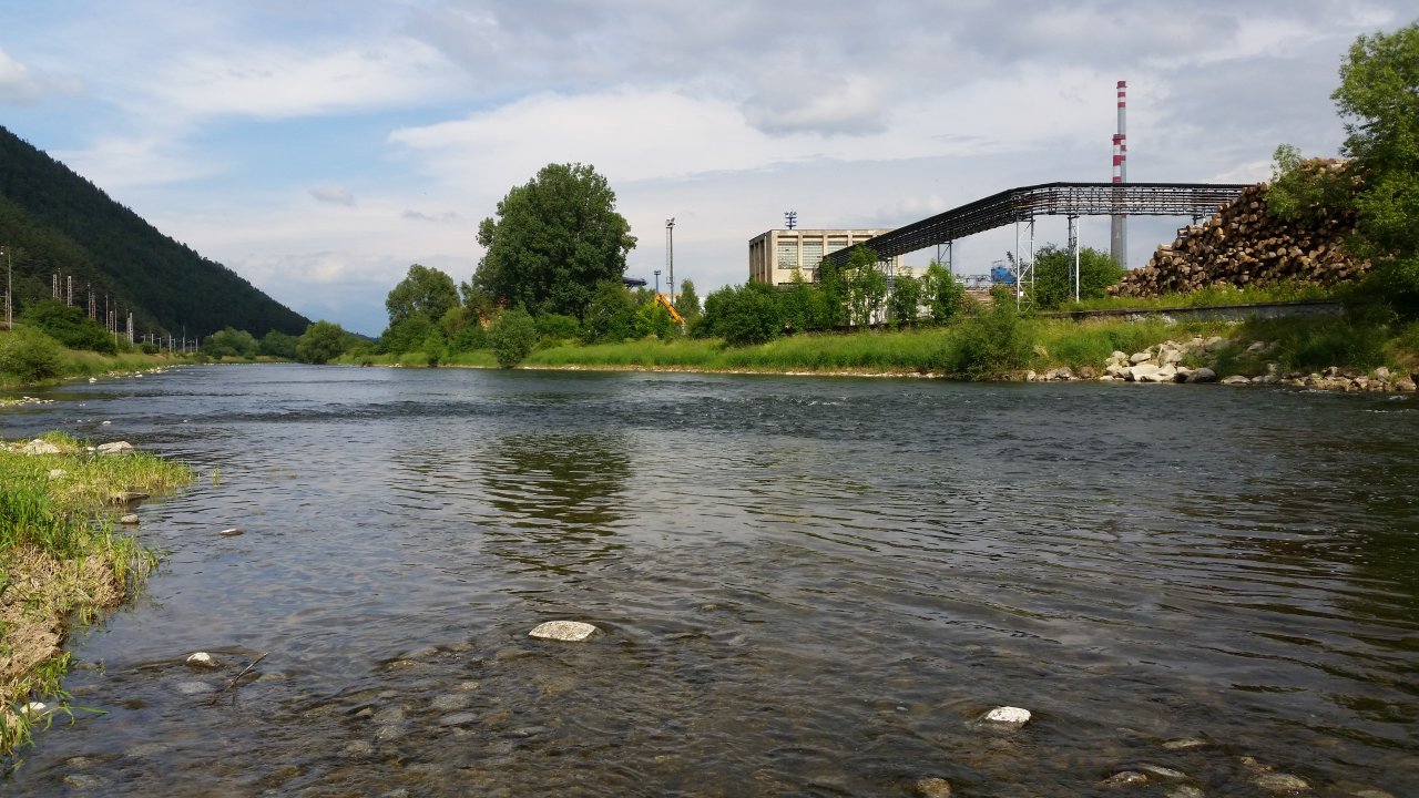 V�h pod pap�rnou v Ru�omberoku