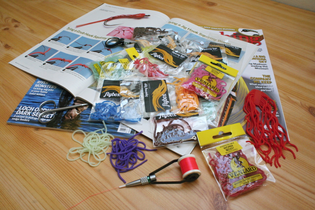 FlyBox Squirmy Legs & Veniard Worm Bodies p�ipraveny pro v�z�n�!