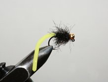 Black & Chartreuse Squirmy Tail Jig - Vzor použitelný i při jezerním muškaření