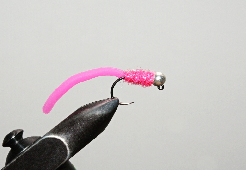 SH Hot Pink Worm Jig - Neodolateln� �erv� vzor pro ���n� salmonidy a b�lou rybu