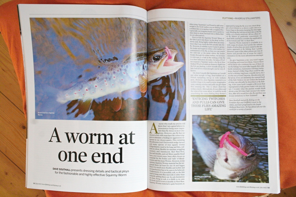 Uk�zka z �l�nku "A worm at one end" z �ervencov�ho ��sla magaz�nu Fly Fishing & Fly Tying 2015