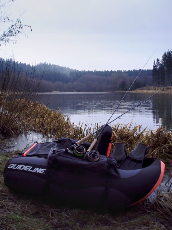 Mu�ka�en� z belly-boatu. Dal�� mo�n� alternativa jezern�ho lovu v p��pad�, kdy� chcete b�t ryb�m tak trochu bl�.