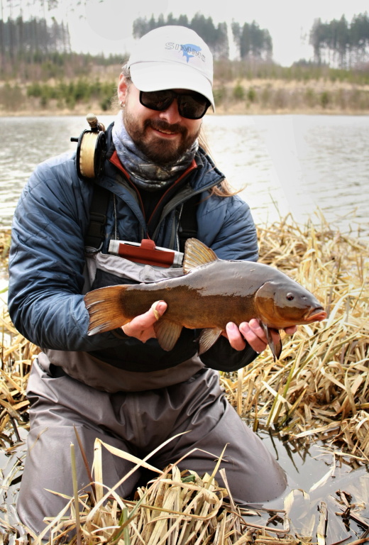 P�ekvapen� v podob� kr�sn�ho l�na! Kaprovit� ryby velice r�dy p�ij�maj� jezern� nymfov� vzory.