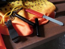 Leichi cvakátko, držák návazců a brousek háčků. Výborné a jednoduché doplňky za hubičku!