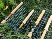 Vynikají mimo-jiné vysokou kvalitou korkových rukojetí a sedel pro naviják a hliníkového šroubení!