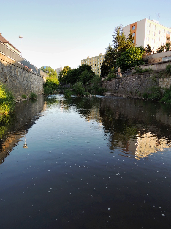 Podve�er ve m�st�. Poj�me na n�!