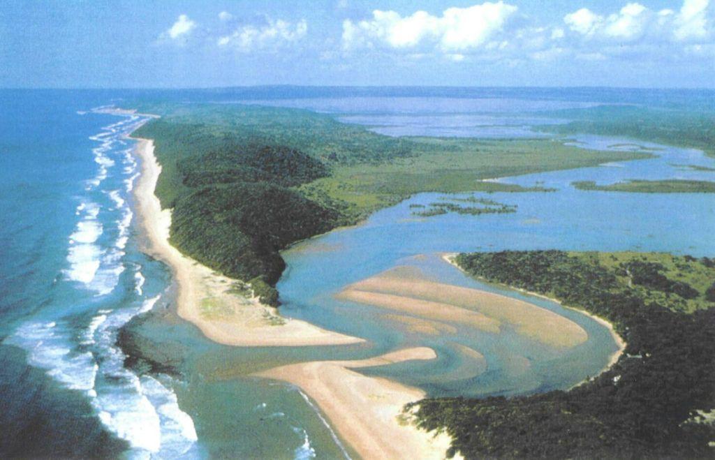 View from above of the shallow channel 