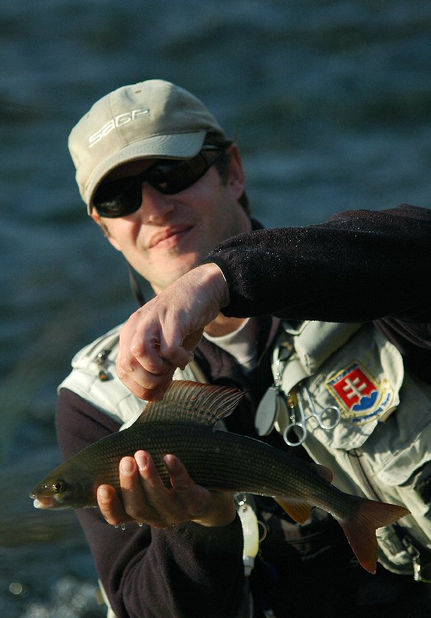 Mi�o and his lady of the stream