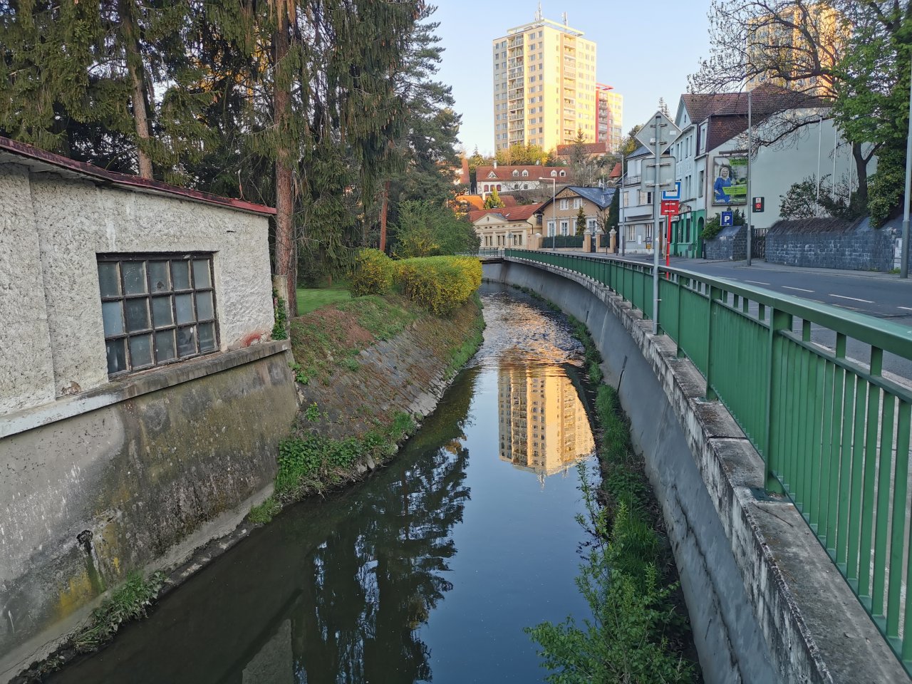 Boti� v Praze Z�b�hlic�ch