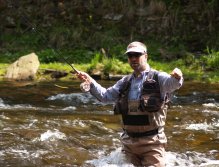 Vzdálenost mezi indikátorem a první muškou