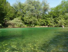 Muškaření nad hlubokou tůní