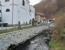 Kačák v obci Svatý Jan pod Skalou