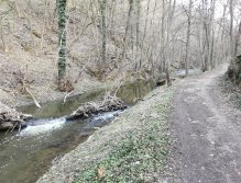 Kačák pod obcí Hostim