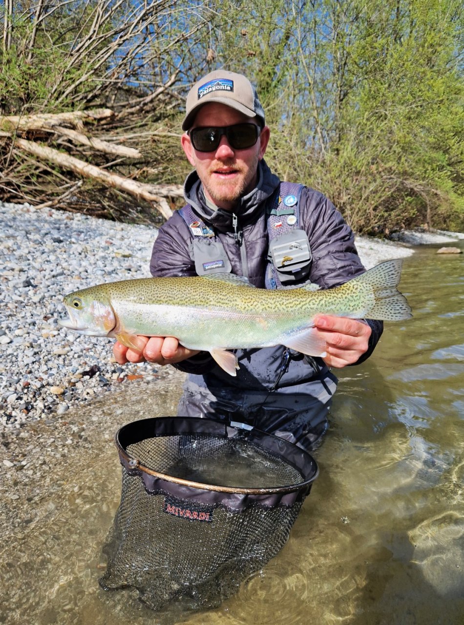 Jarn� mu�ka�sk� v�prava za slovinsk�mi mohyk�ny