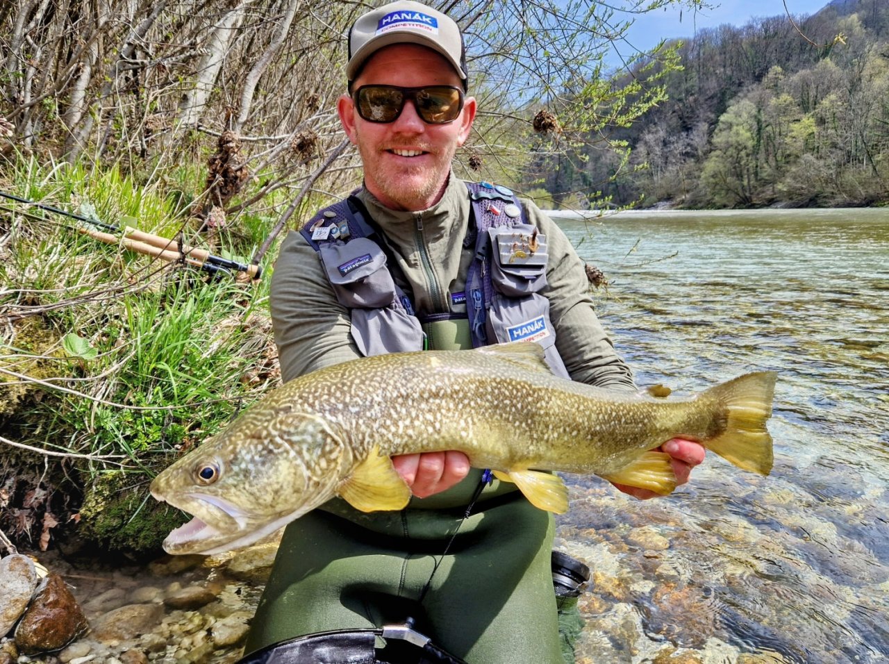 Jarn� mu�ka�sk� v�prava za slovinsk�mi mohyk�ny