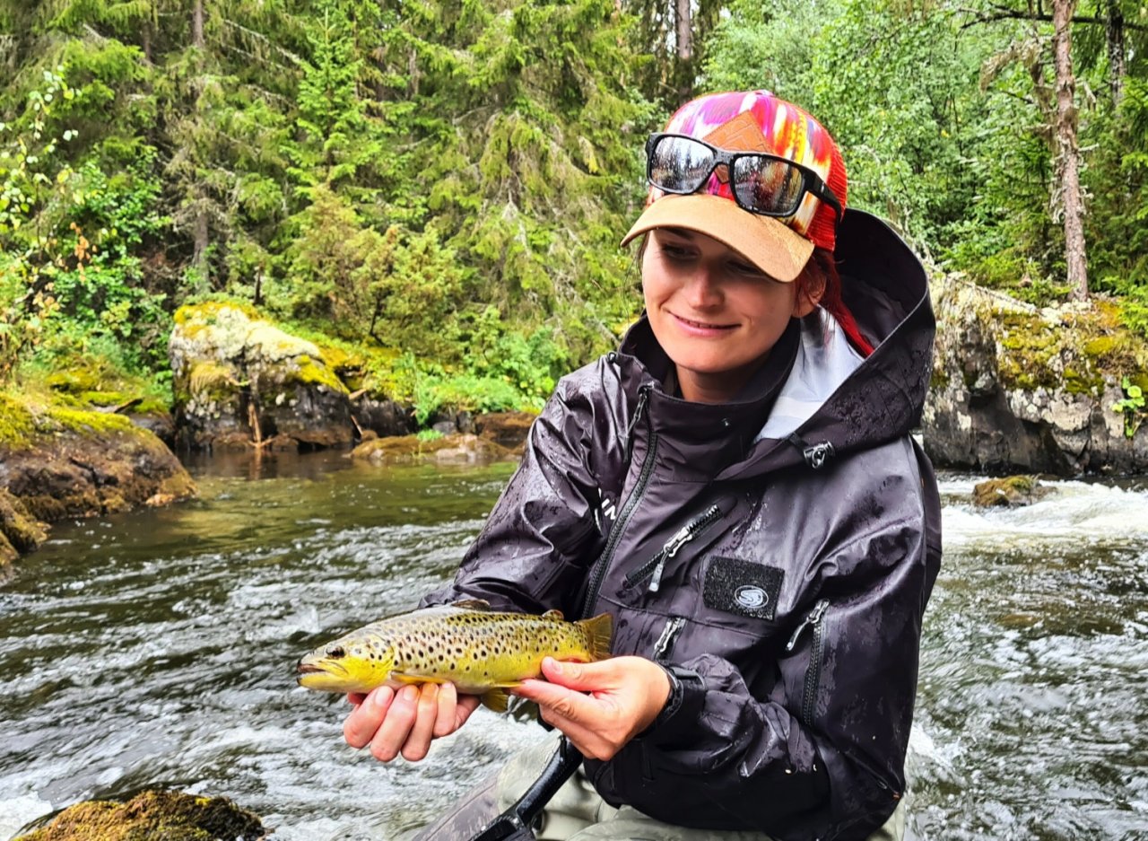 S mu�ka�sk�m prutem ve �v�dsku t�ikr�t za sebou