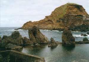 Madeira - skály v moři