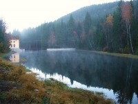 Úhlava - nádrž elektrárny Pod Černým jezerem, pohled k hrázi