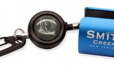 Drk prutu Smith Creek Rod Clip+ With Zinger Blue