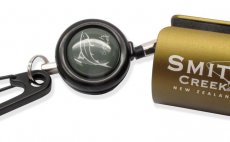 Drk prutu Smith Creek Rod Clip+ With Zinger Green