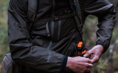 Ryb��sk� bunda Simms Flyweight Shell Jacket Dark Stone