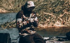 Ryb��sk� kalhoty na k�andy Simms CX Bib Woodland Camo