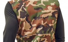 Softshellov� vesta Simms Rogue Vest Woodland Camo