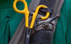 Vázací nůžky Loon Outdoors Hitch Pin Forceps - V akci
