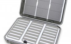 Velk krabice na muky C&F Design Trout Guide Box Large Dark Grey