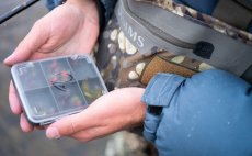 Krabika na muky Fulling Mill 6 Compartment Box Grey - V akci