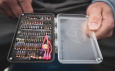 Krabika na muky Fulling Mill Pocket Box Grey - V akci