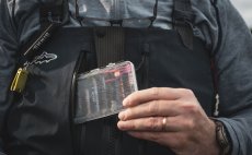 Krabika na muky Fulling Mill Pocket Box Grey - V akci