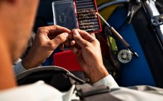 Krabika na muky Fulling Mill Stealth Box Red - V akci